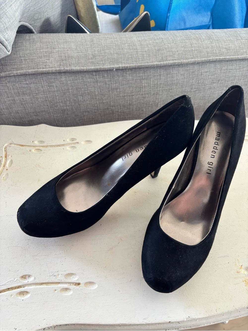 Madden Girl Black Suede Round-Toe Mid Heels